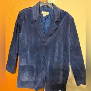 Silhouettes brand 100% Leather Women’s size 20W jacket, pockets w/ full lining.